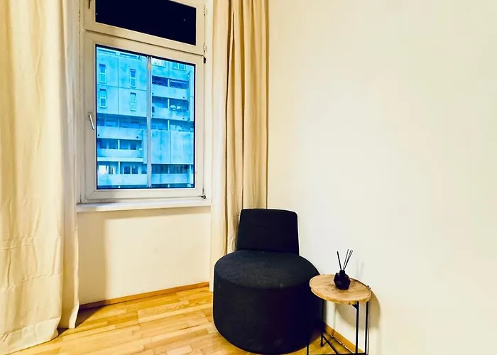 Comfortable 4br For 12 Close To Fac Platz Vienna