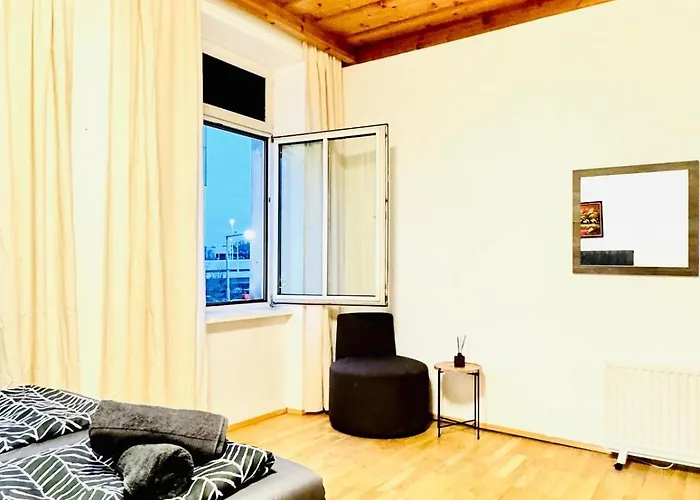 Comfortable 4br For 12 Close To Fac Platz Apartmán