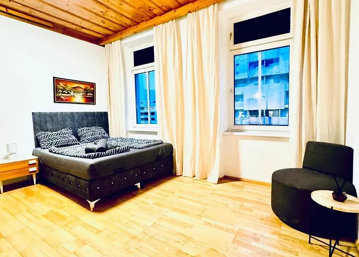 Apartment Comfortable 4br For 12 Close To Fac Platz *