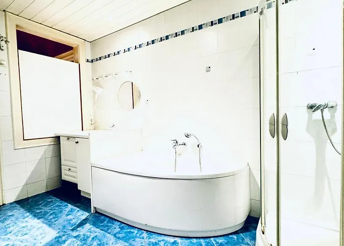 Comfortable 4br For 12 Close To Fac Platz Apartment Vienna