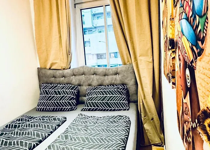 Comfortable 4br For 12 Close To Fac Platz Apartment *