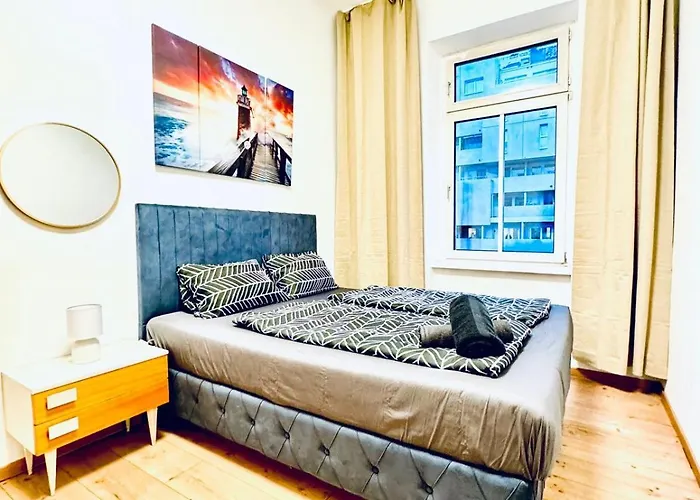 Comfortable 4br For 12 Close To Fac Platz Vienna