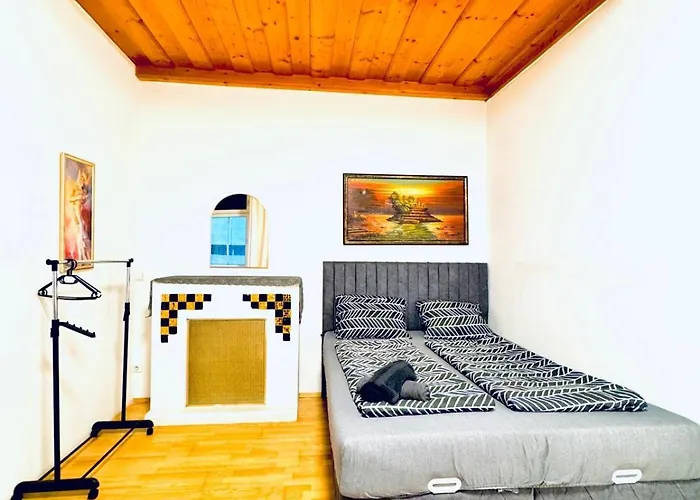 Comfortable 4br For 12 Close To Fac Platz Apartmán