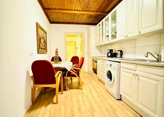 Apartment Comfortable 4br For 12 Close To Fac Platz *