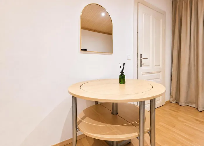 Apartment Comfortable 4br For 12 Close To Fac Platz *